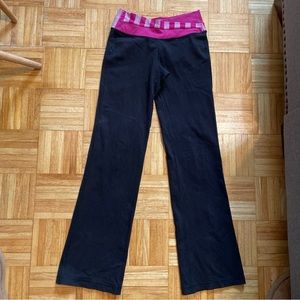 Lululemon groove pant circa 2013! Size 4